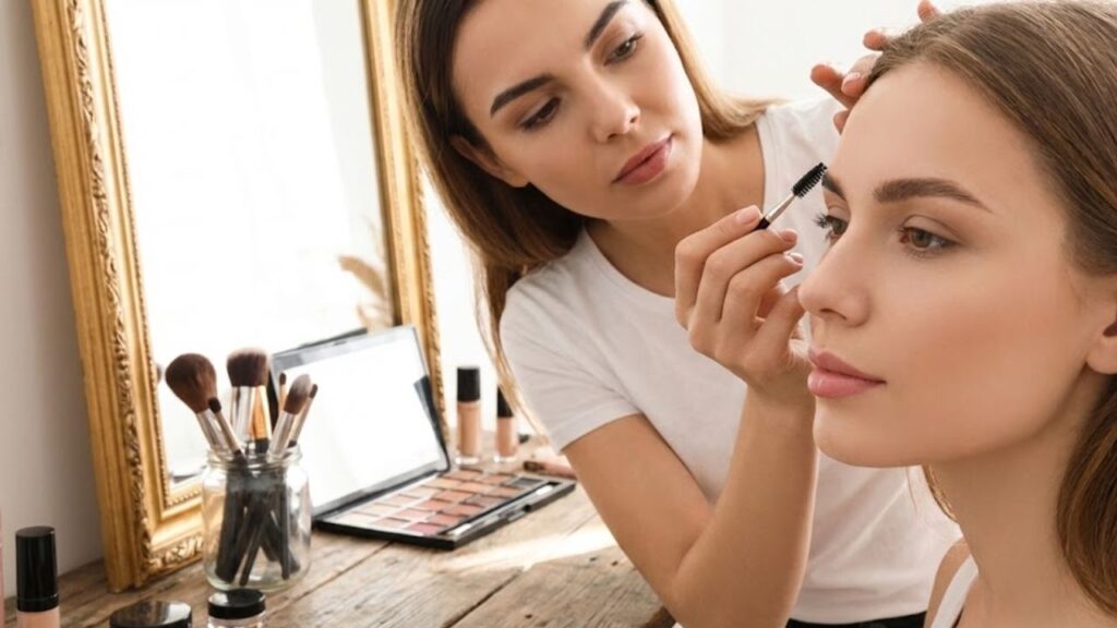 Eyebrow-Placement-Hack-Makeup