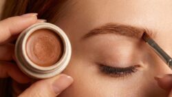 Natural Eyebrow Gel Recipe Using Aloe Vera and Cocoa Powder for Fuller Brows