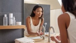 Dermatologist 30 Second Face Washing Rule Transforming Daily Skincare Routine for Clearer Healthier Skin