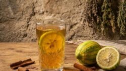 Boiling Lemon Peel Cinnamon and Ginger: Why This Comforting Winter Ritual Still Keeps Winning People Over