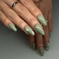 15 Sage Green Nail Ideas That Show Off This Shade’s Effortlessly Polished Potential